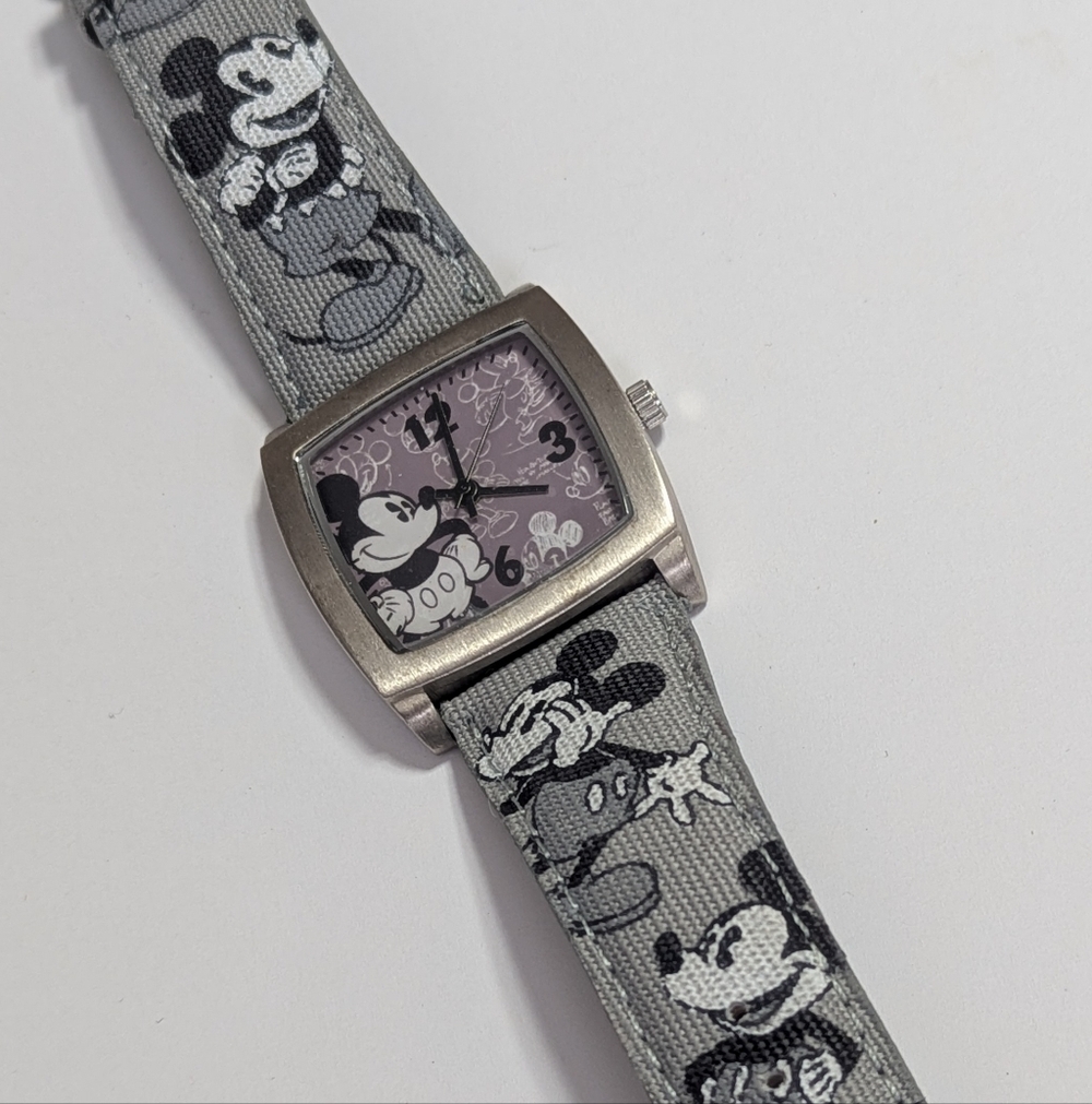 Vintage Disney Mickey Mouse Watch Genuine Leather Band New Battery
